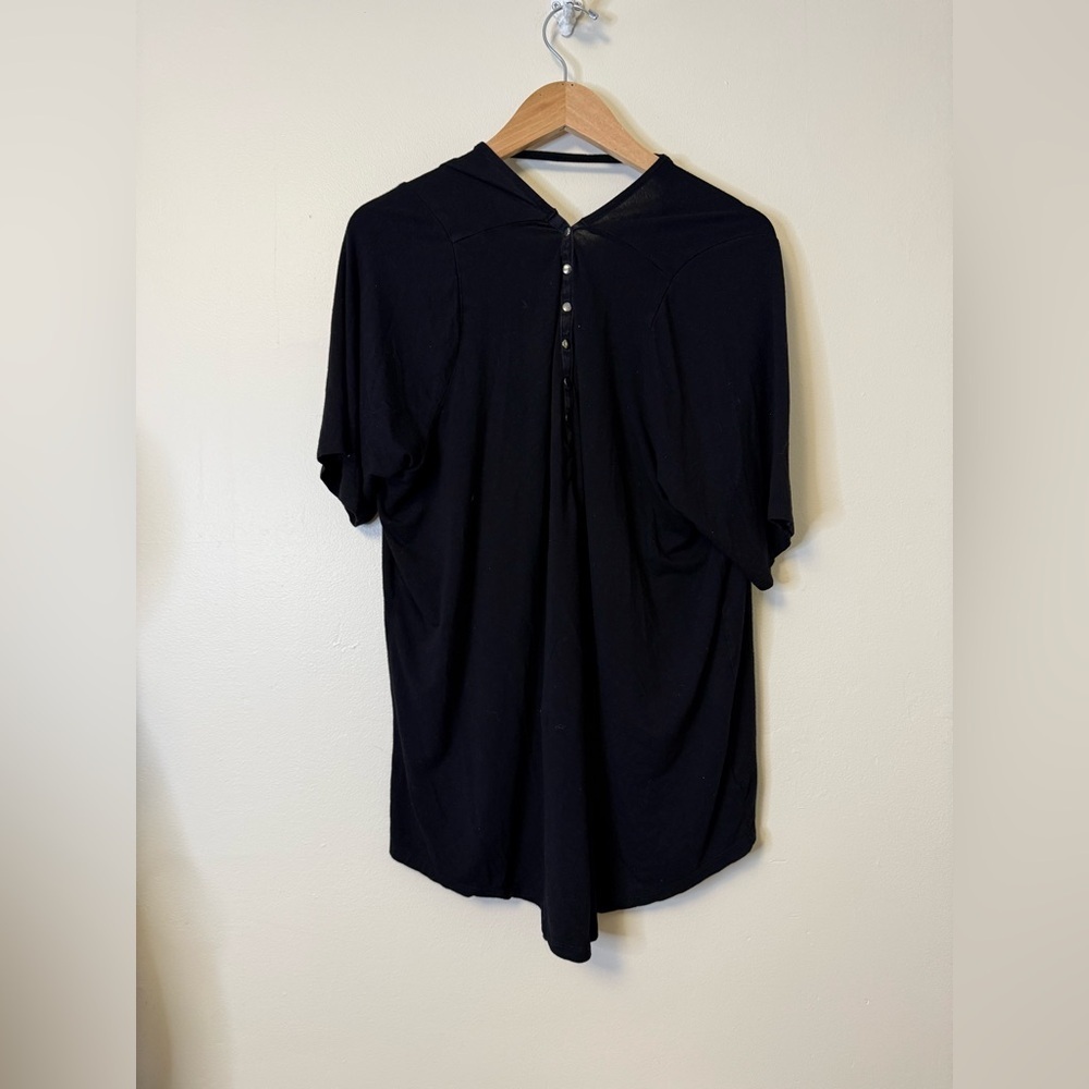 Torrid Super Soft Knits Size 3 Black Buttons Open Back Short Sleeve Tunic Top - Picture 5 of 6